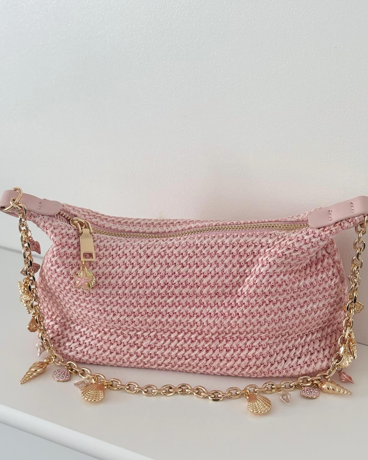 'SHELLÉ' shoulder bag in PINK