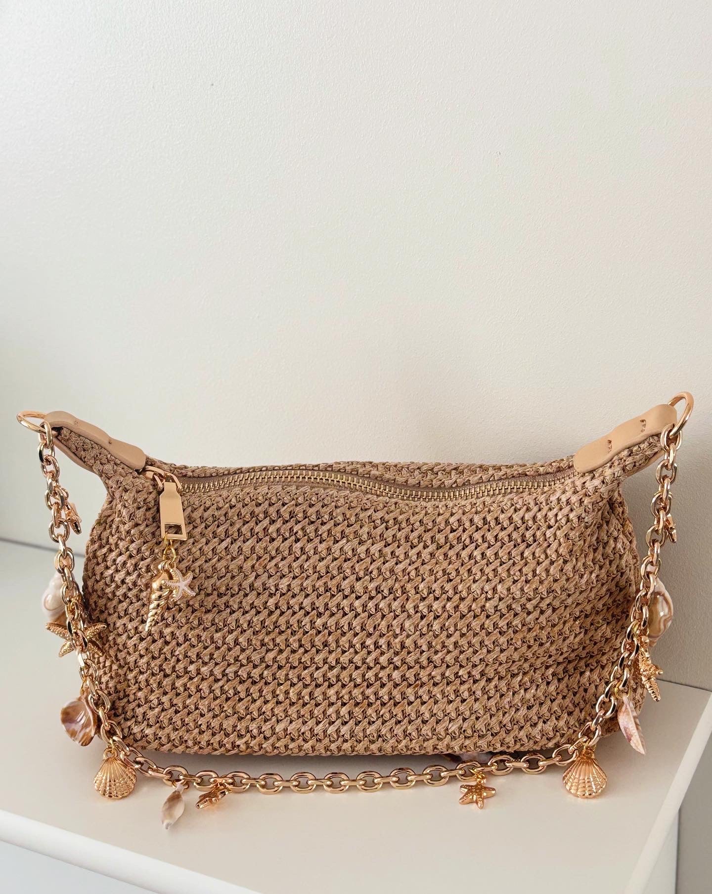 'SHELLÉ' shoulder bag in BEIGE