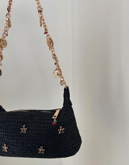 ‘SHELLÉ’ shoulder bag in BLACK